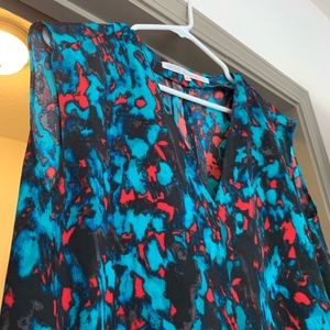 SHOWSTOPPER FLOWY PRINTED HI-LOW DRESS